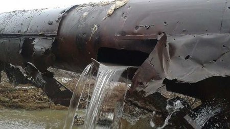 Аварии на водопроводах в Крыму: без воды остались 120 тысяч человек