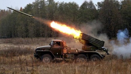 Редкая удача: украинский танк сожгли первым пристрелочным из «Града» (ВИДЕО)