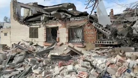 Укрофашисты из HIMARS обстреляли центр Волновахи, где было много детей | ВСУ выпустили 20 ракет за 10 минут по Ясиноватскому району ДНР