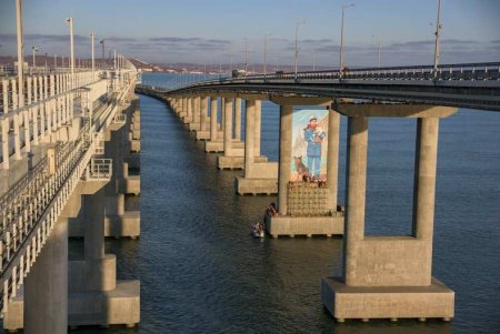 Террор крымчан и демонтаж моста: полный план Данилова по Крыму