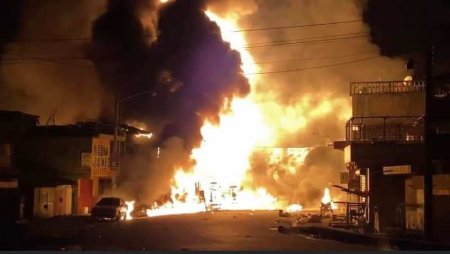 Резульутат атаки дронов в Житомире: мощнейшие взрывы и сильный пожар