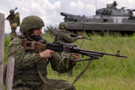 Армия России громит безуспешно наступающего врага на всех направлениях: боевики несут потери сотнями