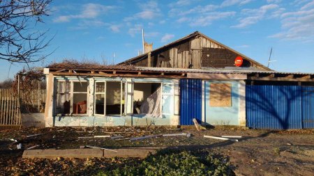 Десятки домов повреждены обстрелом ВСУ кассетными боеприпасами в Брянской области