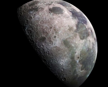 Высадка на Луну и строительство базы: озвучены главные пункты лунной программы РФ
