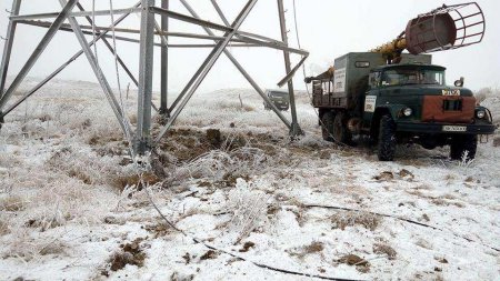 Шквальный ветер, налипание снега, обледенение, гололёд… Коллапс в ДНР