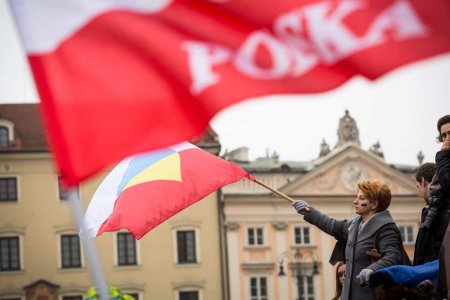 Правительство Польши подписало соглашение с фермерам, которые блокируют границу с Украиной