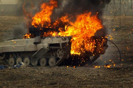 «Отважные» сожгли очередную БМП украинских боевиков (ВИДЕО)