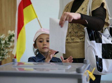 Власти Южной Осетии хотят провести референдум о присоединении к России
