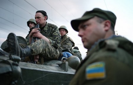 Крупная группировка украинских карателей ведет переговоры о сдаче