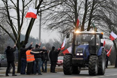 Польские фермеры блокируют железную дорогу Москва - Варшава