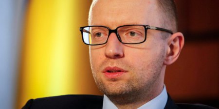 Яценюк заявил об аннулировании договора о малом пограничном движении с Россией