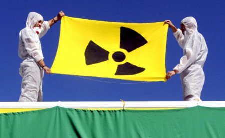Технологии и еду ввозить нельзя, а ядерные отходы — пожалуйста?