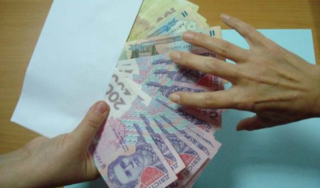 Средняя реальная зарплата в августе 2015 года составила 4205 гривен, – Госстат