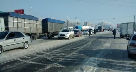Бойцы АТО блокировали трассу Киев – Харьков, – СМИ