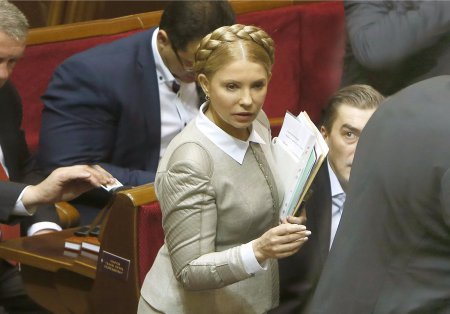 Тимошенко: "Батькивщина" покинула правящую коалицию из-за Яценюка