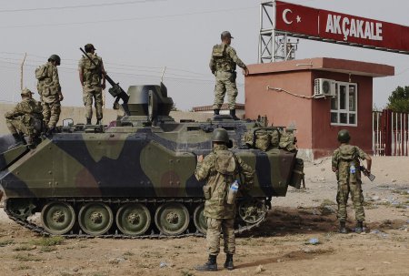 СМИ: Турция продолжает обстреливать позиции курдов в Сирии