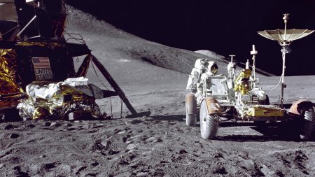 Астронавты NASA услышали «странную музыку» на обратной стороне Луны