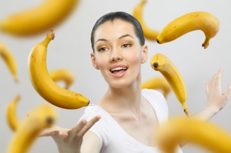 В США ученые станут платить женщинам за поедание бананов