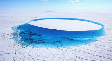 Ученые бьют тревогу: Гренландский ледяной щит рано начал таять