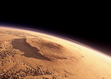 Уфологи рассмотрели на Марсе тело мертвого гуманоида