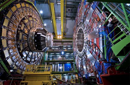 Новосибирские ученные изготовили генератор для коллайдера за миллион евро