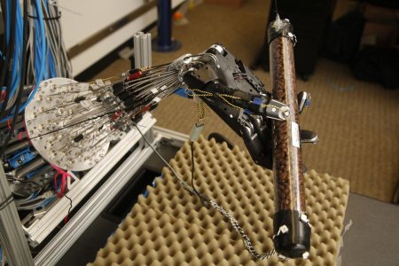 В США создали самообучающуюся роботизированную руку