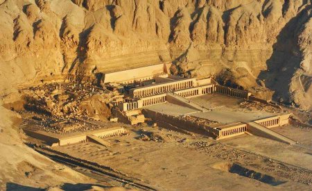 Археологи нашли в Египте храм фараона Нектанеба Первого