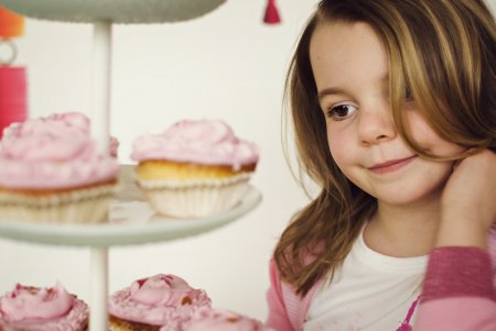 Ученые выяснили, почему дети зачастую берут два десерта