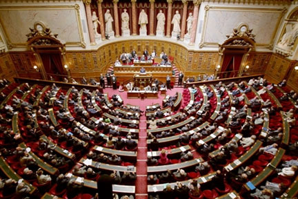 Французский Сенат принял резолюцию c призывом к смягчению санкций против России