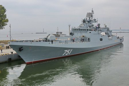 «На фрегате «Адмирал Эссен» поднят Андреевский флаг» Армия и Флот