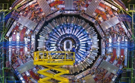 В ЦЕРН рассказали об аномалиях при распаде «частицы бога»