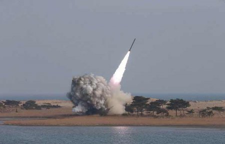 КНДР готовится к пуску баллистической ракеты. Япония готовится ее перехватить