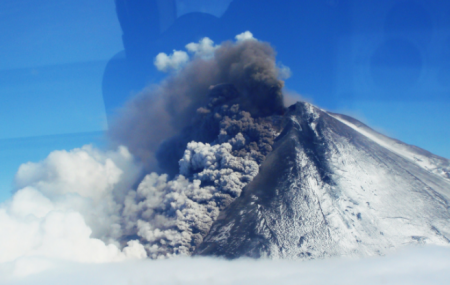 Геологи: На Аляске ожидается извержение вулкана
