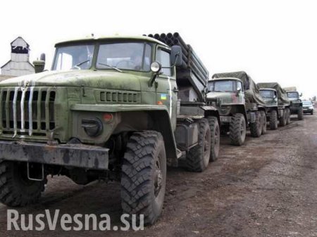 В Сети появились кадры большой колонны украинской военной техники, направляющейся на границу с Крымом (ВИДЕО)