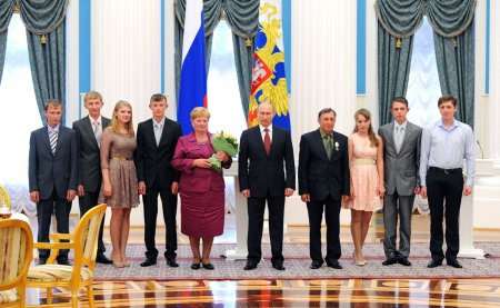 Родина видит – родина гордится: в России заслуги каждого оценят по достоинству