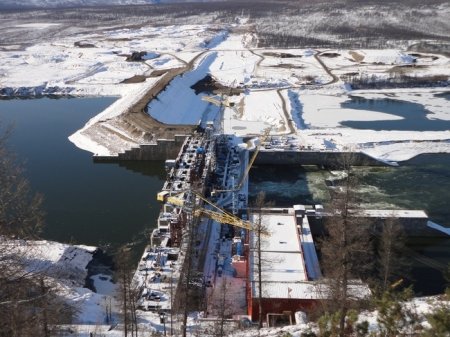 «На Усть-Среднеканской ГЭС начали монтаж машинного зала для третьего гидроагрегата» Энергетика и ТЭК
