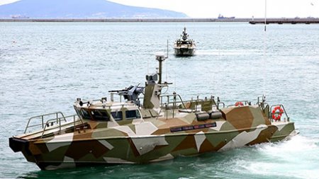 «Черноморский флот пополнился двумя противодиверсионными катерами "Раптор"» Армия и Флот