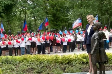 В столице Республики открыли памятник детям Донбасса, подаренный жителями Москвы (видео)