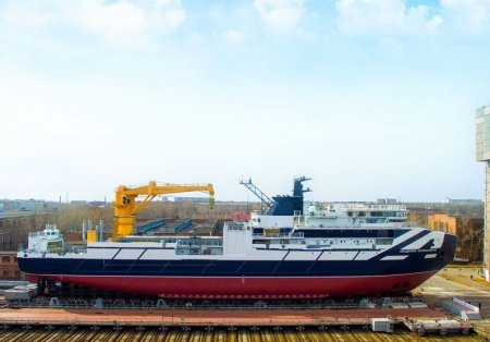 «Первые судовые краны российского производства» Судостроение и судоходство