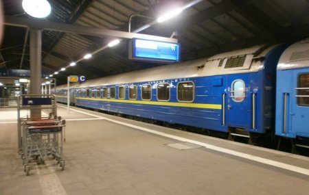 В Киеве из поезда эвакуированы 530 пассажиров