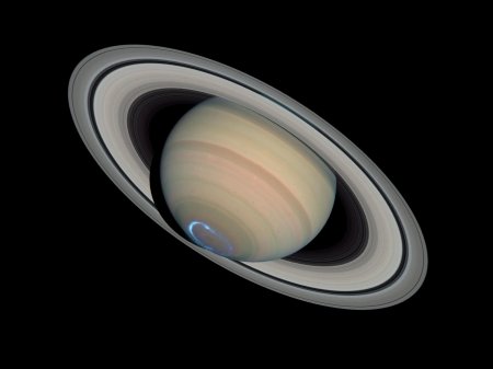 Учёные NASA: Внутренние кольца Сатурна начали разрушаться