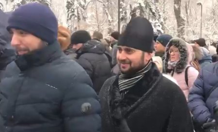 Возле Рады протестуют против переименования УПЦ МП