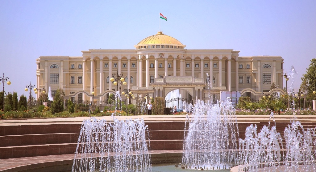 Душанбе е. Дворец нации (Душанбе). Президентский дворец Душанбе. Касри миллат Таджикистан. Старый дворец президента Республики Таджикистан.