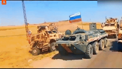 Терпению пришёл конец: русские проучили американцев в Сирии - БТР РФ протаранил бронеавтомобиль США