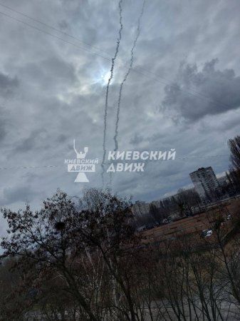 В Киеве работает ПВО по перехвату крылатых ракет.