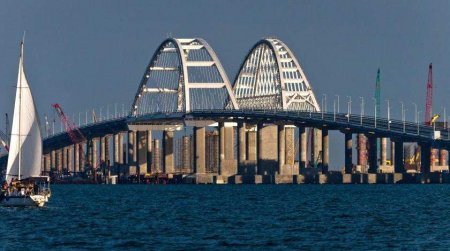 У Зеленского угрожают разрушить Крымский мост