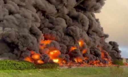 Взрыв и мощнейший пожар в Севастополе: враг атаковал нефтебазу (ФОТО, ВИДЕО)