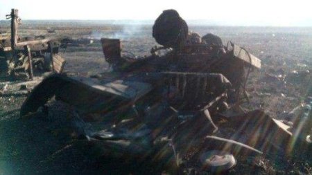 Сожжённые ударом Армии России американские бронированные грузовики Oshkosh (ВИДЕО)