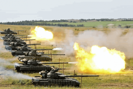 Российские танкисты продолжают уничтожать боевиков на линии боевого соприкосновения (ВИДЕО)