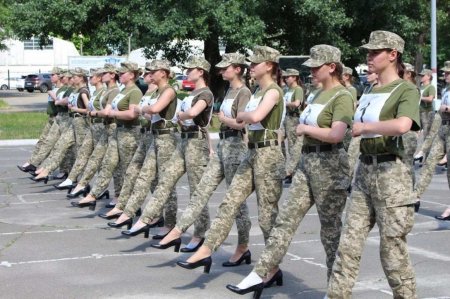 Нужна тотальная мобилизация мужчин и женщин с 18 лет — иначе поражение, — подполковник ВСУ (ВИДЕО)